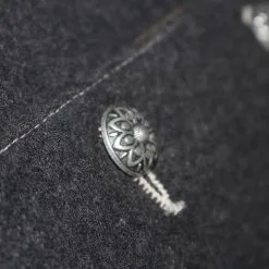 Overig Tiroler Trachten Jas Luxe (Wol-Geitenleer) 12 Overig Tiroler Trachten Jas Luxe (Wol-Geitenleer) -Kostuum Winkel tiroler trachten jas luxe wol geitenleer detail 4